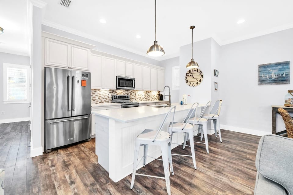 House, Multiple Beds (Shore Beats Work 30A) | Private kitchen | Oven, toaster
