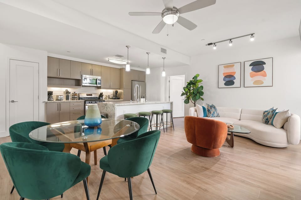 Dining Area & Kitchen View