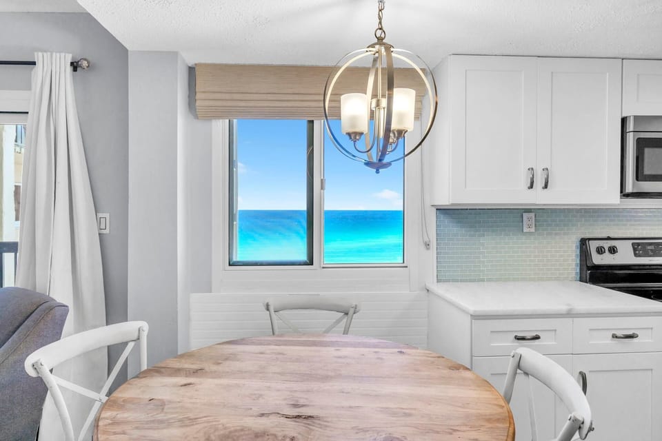 Condo, Multiple Beds (Pinnacle Port A-929) | Dining