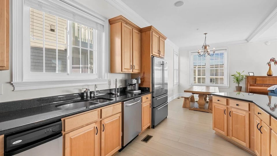 16-9 134th St-16