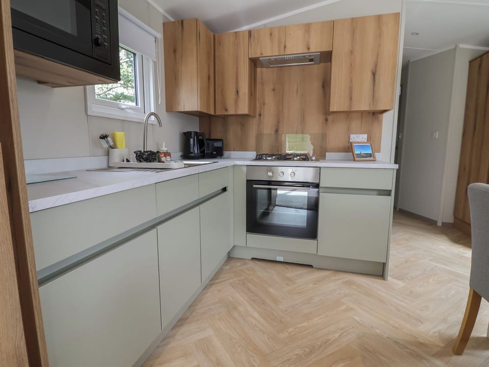 Cottage | Private kitchen | Cookware/dishes/utensils
