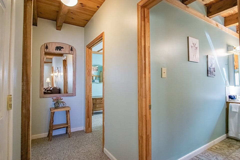 House, Multiple Beds, Pool Access, Mountain View (8 Br: South Westridge 047) | Interior