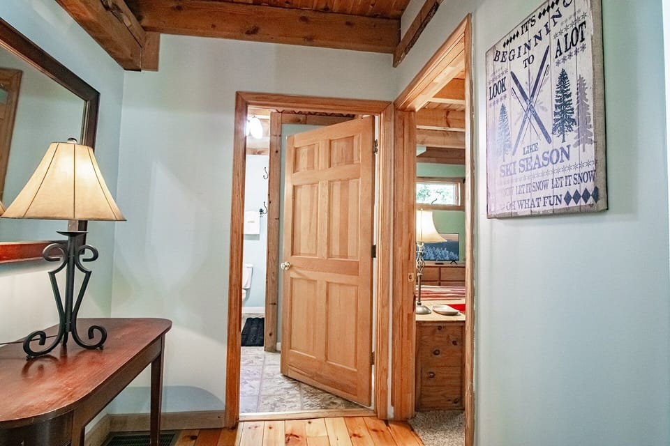House, Multiple Beds, Pool Access, Mountain View (8 Br: South Westridge 047) | Interior