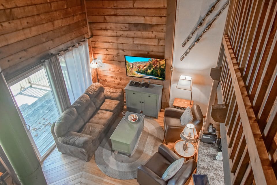 Condo, Multiple Beds, Fireplace, Mountain View (3 Br+: Stemwinder 3) | Living area