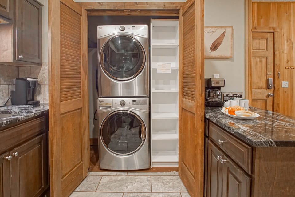 Condo, Multiple Beds, Pool Access, Mountain View (2 Br: Whistlepunk 28) | Laundry