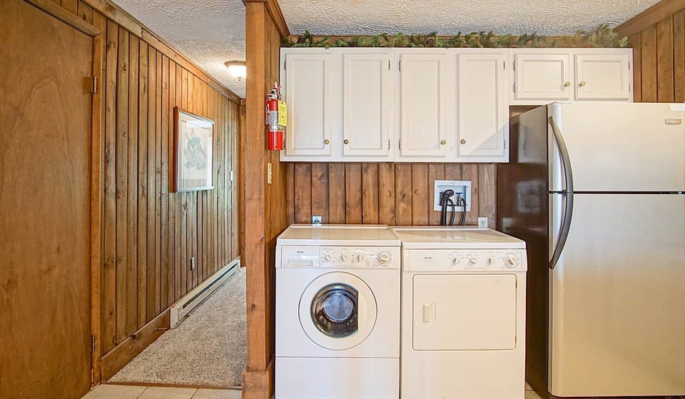 House, Multiple Beds, Patio, Mountain View (2 Br: Wabasso 10) | Laundry