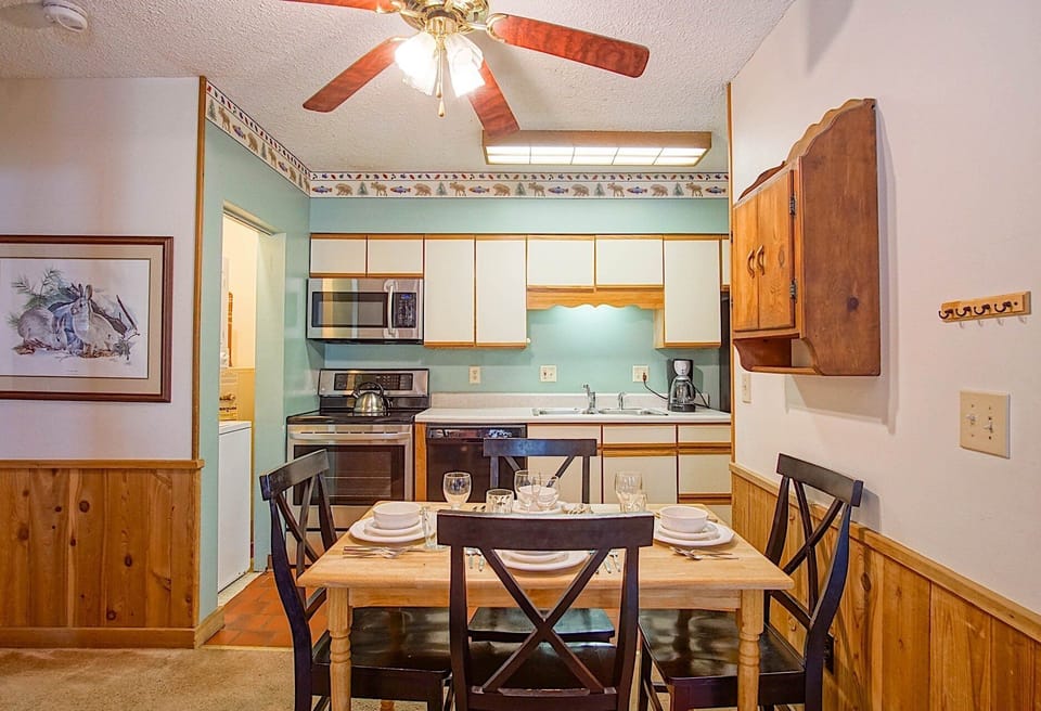 Condo, 1 King Bed with Sofa bed, Pool Access, Mountain View (1 Br: Whistlepunk 33) | 1 bedroom, individually decorated, individually furnished, bed sheets