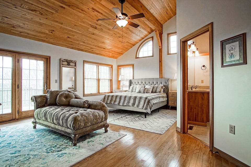 Top Property on Snowshoe Mountain North Westridge 32 is as Magnificent as its Western Views! House in Snowshoe