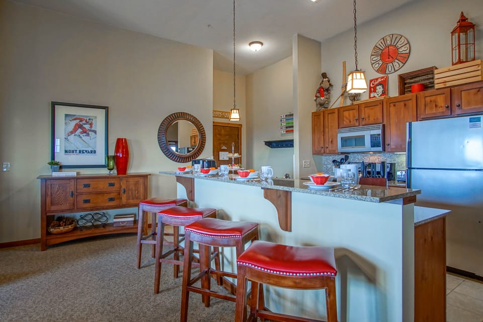 Condo, Multiple Beds, Hot Tub, Mountain View (3 Br: Soaring Eagle 104) | Private kitchen