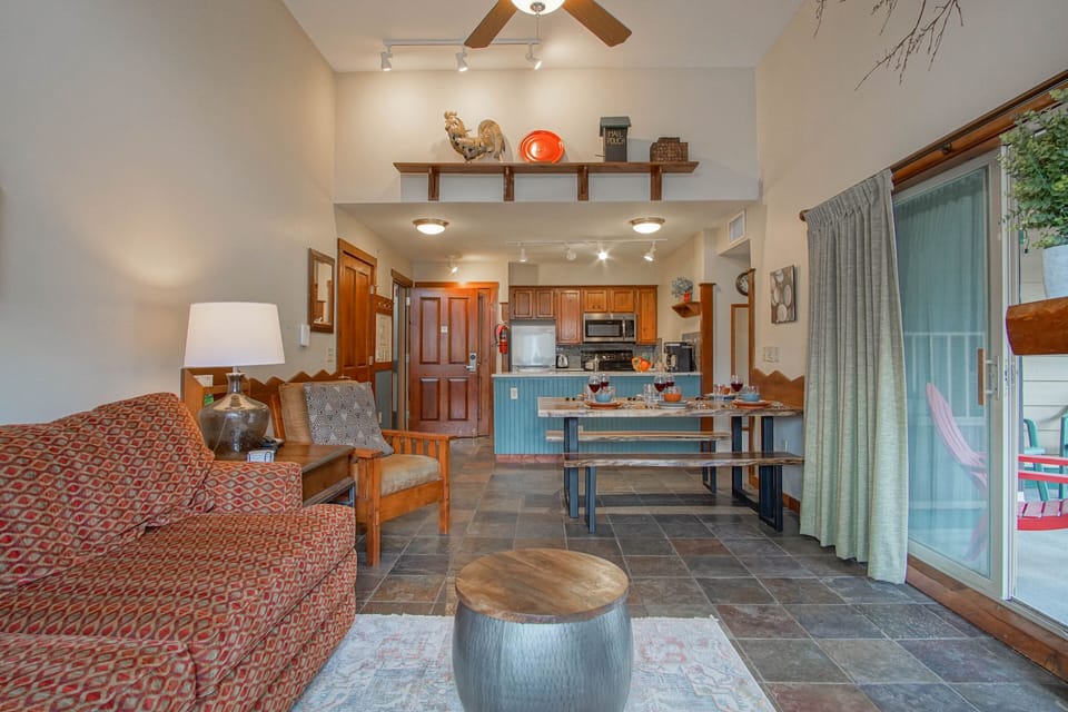 Condo, Multiple Beds, Pool Access, Mountain View (2 Br: Rimfire 317-318) | Living area