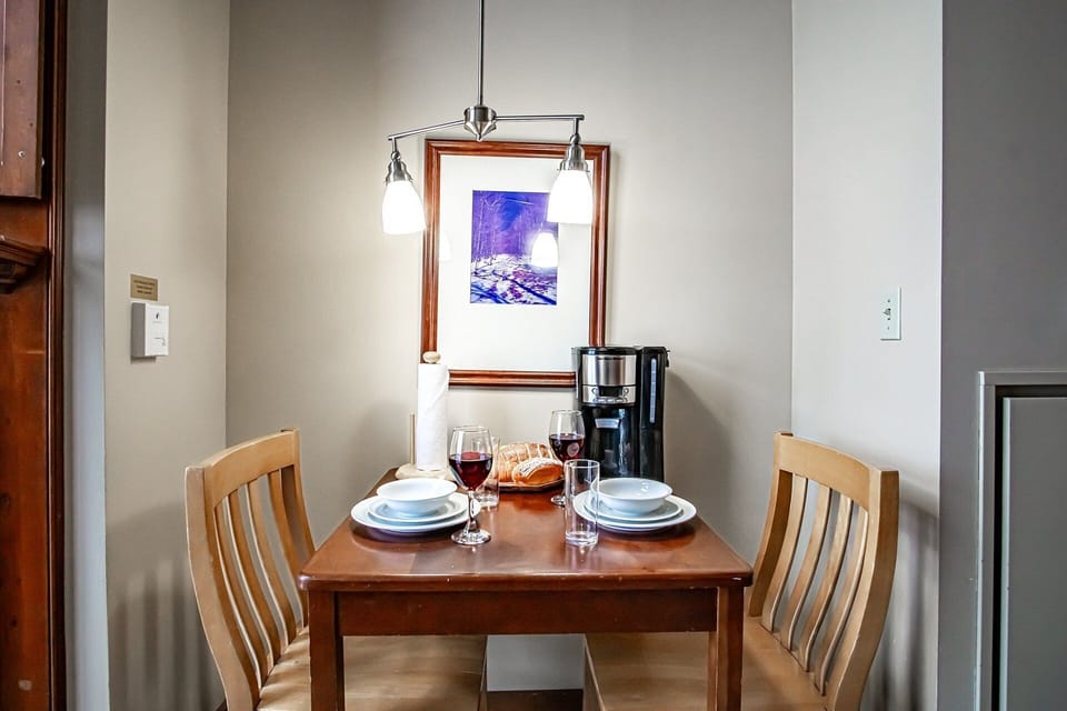 Studio, 1 Queen Bed with Sofa bed, Pool Access (1 Br Jr Studio: Allegheny Springs 414) | 1 bedroom, individually decorated, individually furnished, bed sheets