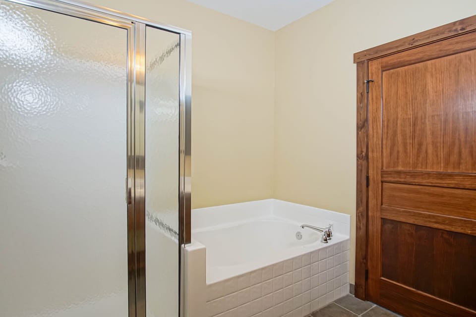 2 Br: Soaring Eagle Lodge 317: Luxury Bell Tower Condo - Great Amenities -slope Side Apartment in Snowshoe
