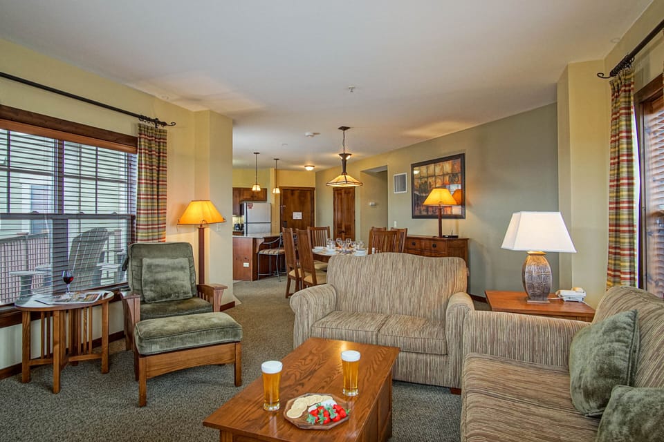 House, Multiple Beds, Hot Tub, Mountain View (2 Br: Soaring Eagle 317) | Living area