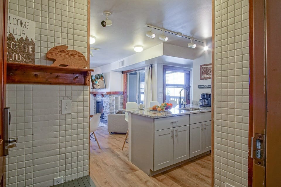 Condo, Multiple Beds, Hot Tub, Mountain View (1 Br: Rimfire 342) | Private kitchen