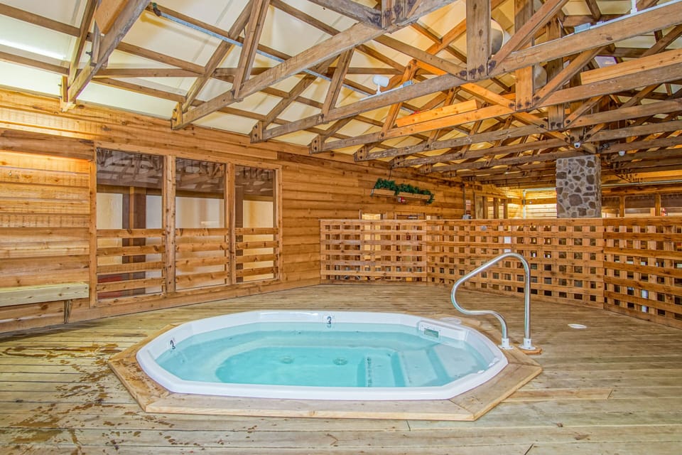 Condo, Multiple Beds, Hot Tub, Mountain View (1 Br: Snowcrest 210B) | Indoor spa tub