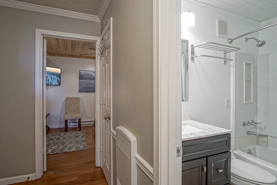 1 Br: Snowcrest 210b: Easy Access to Widow Maker Territory Apartment in Snowshoe
