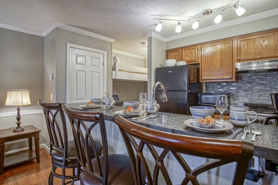 Condo, Multiple Beds, Hot Tub, Mountain View (1 Br: Snowcrest 210B) | Private kitchen