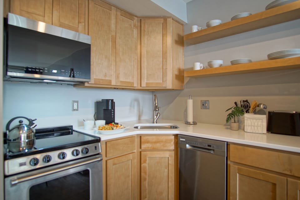 Condo, Multiple Beds, Pool Access, Mountain View (2 Br: Expedition Station 201) | Private kitchen