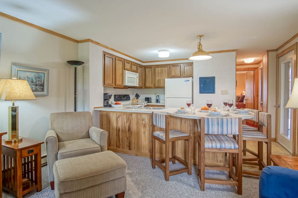 Condo, 1 Queen Bed with Sofa bed, Balcony, Mountain View (1 Br: Powderidge 60) | 1 bedroom, individually decorated, individually furnished, bed sheets