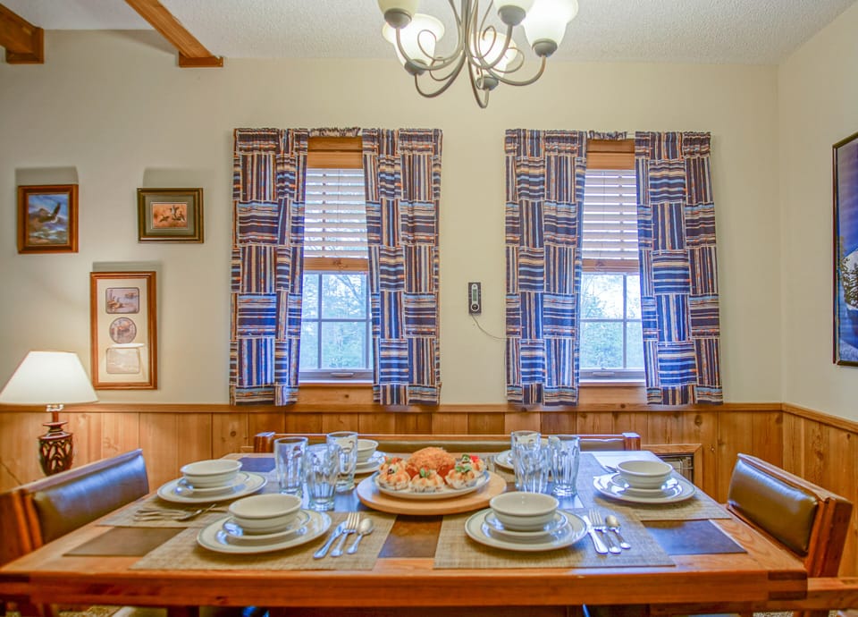 Condo, Multiple Beds, Pool Access, Mountain View (2 Br: Whistlepunk 31) | 2 bedrooms, individually decorated, individually furnished, bed sheets