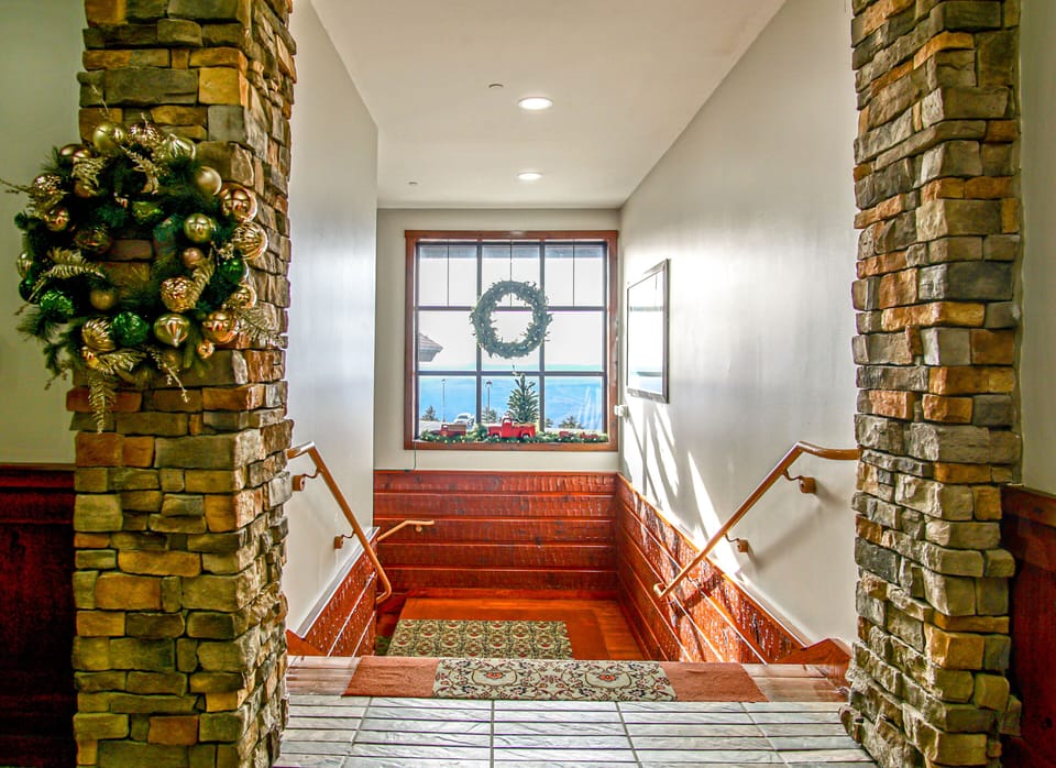 Condo, 1 Queen Bed with Sofa bed, Pool Access, Mountain View (1 Br: Rimfire 223) | Interior
