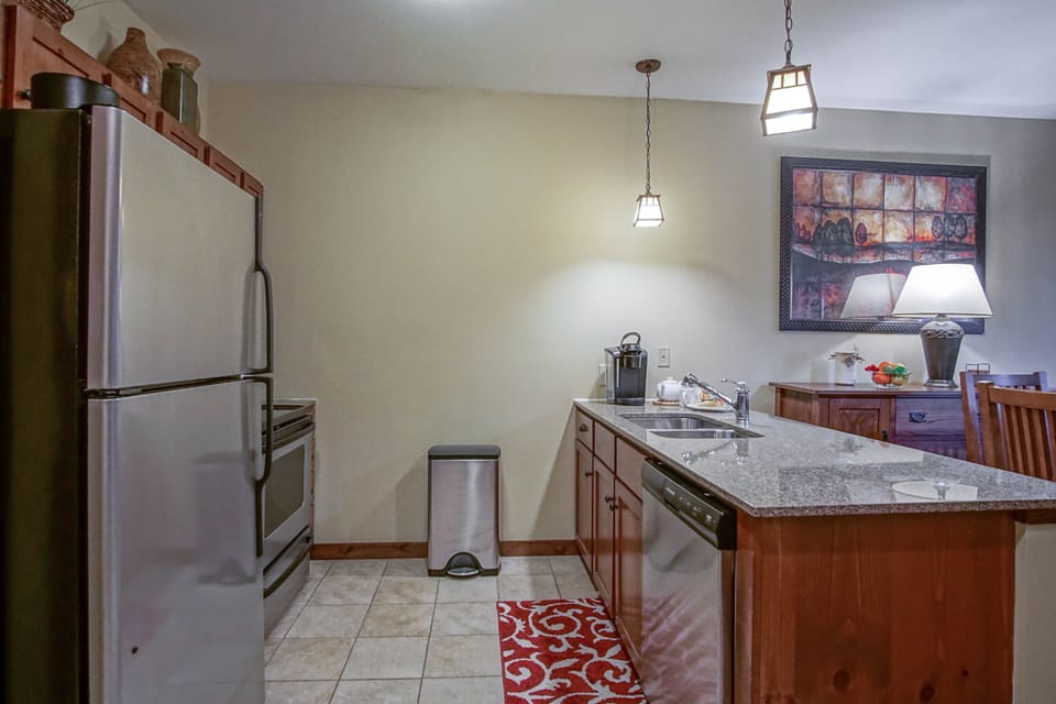 Condo, 1 Queen Bed with Sofa bed, Jetted Tub, Mountain View (1 Br Studio: Soaring Eagle 315) | Private kitchen