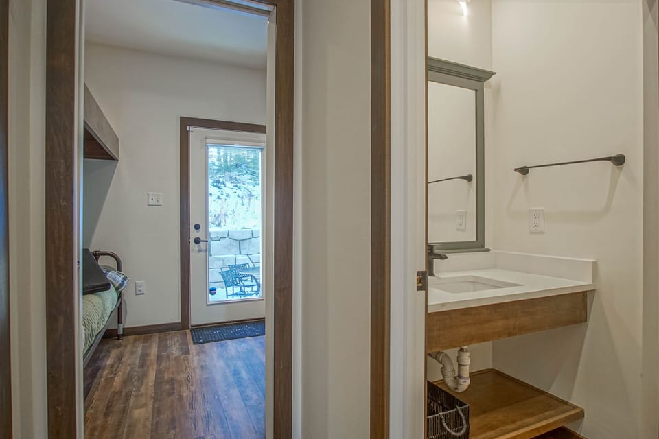 House, Multiple Beds, Pool Access, Mountain View (3 Br: Sanctuary 185) | Interior