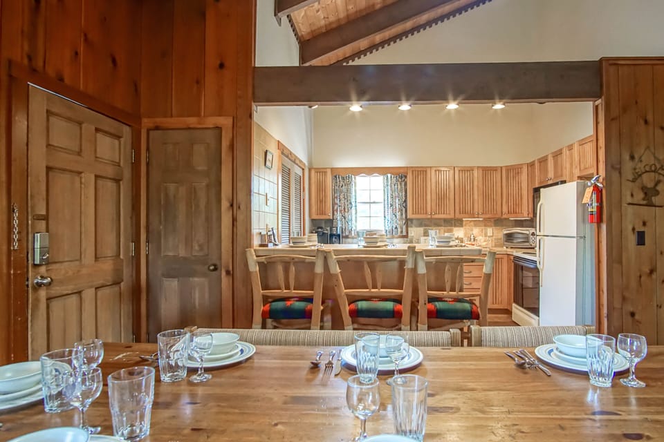 Condo, Multiple Beds, Pool Access, Mountain View (4 Br: Whistlepunk 13) | 4 bedrooms, individually decorated, individually furnished, bed sheets