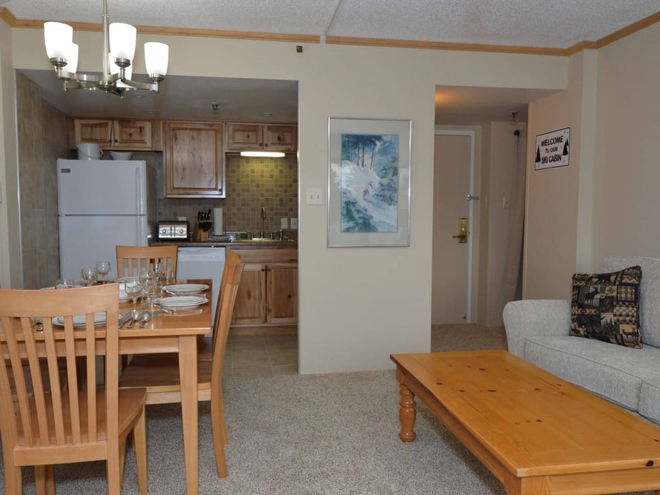 Condo, Multiple Beds, Pool Access, Mountain View (2 Br: Silver Creek 1215) | Interior