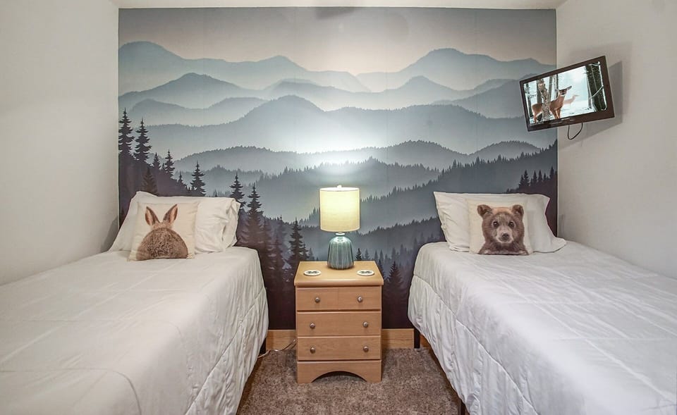 Summit 307d 3Br Condo Close to the Village Apartment in Snowshoe
