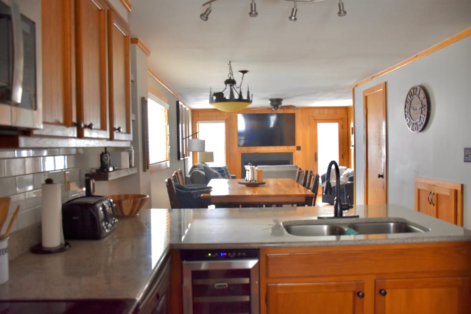 Condo, Multiple Beds, Patio, Mountain View (2 Br: Powderidge 15) | Private kitchen
