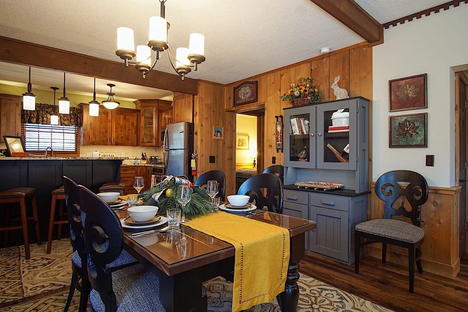Condo, Multiple Beds, Pool Access, Mountain View (2 Br: Whistlepunk 20) | 2 bedrooms, individually decorated, individually furnished, bed sheets
