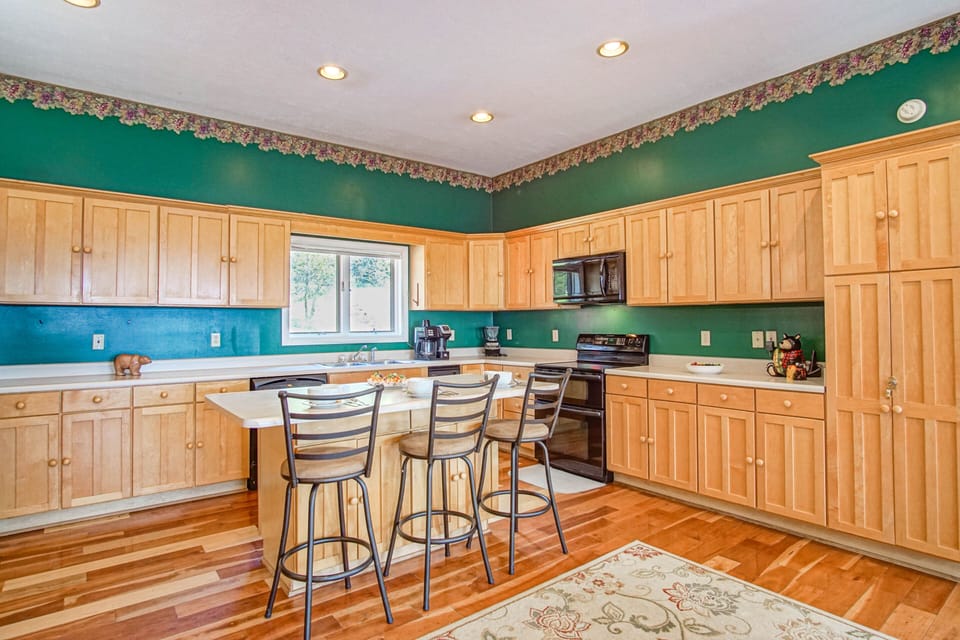 House, Multiple Beds, Pool Access, Mountain View (5 Br: South Westridge 72-153) | Private kitchen