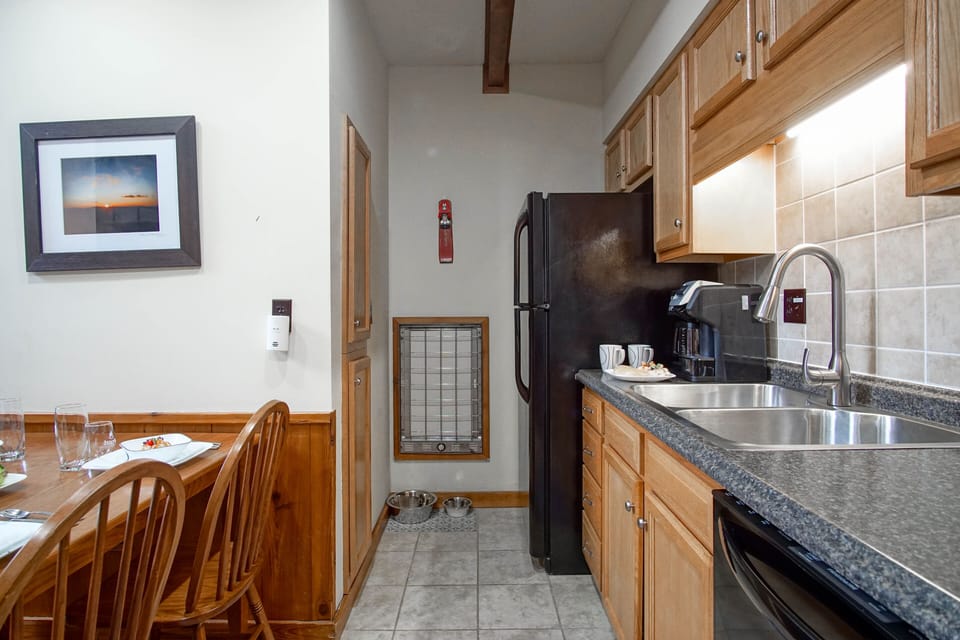 Condo, Multiple Beds, Pool Access, Mountain View (1 Br Plus Loft: Whistlepunk 36) | Private kitchen