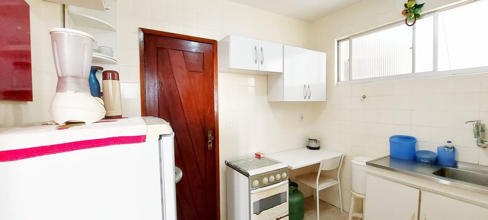 Basic Apartment | Private kitchen | Fridge, oven, blender, cookware/dishes/utensils