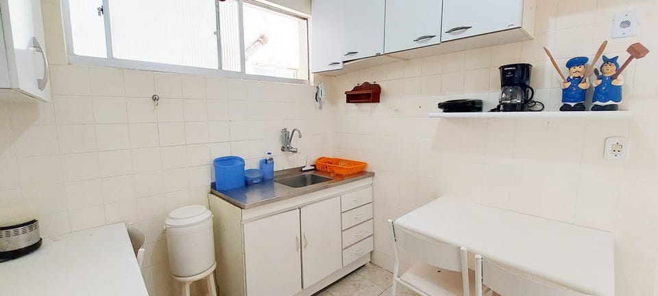Basic Apartment | Private kitchen | Fridge, oven, blender, cookware/dishes/utensils