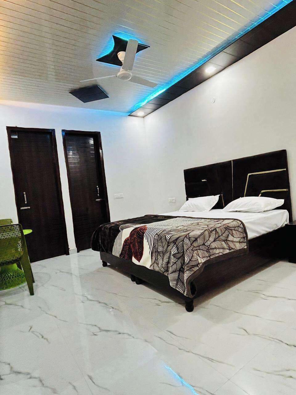 Single Room, City View