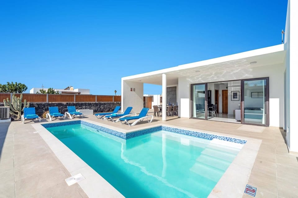 Villa Aurora image