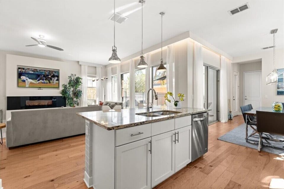 1492 Fairview Cir (10).jpg