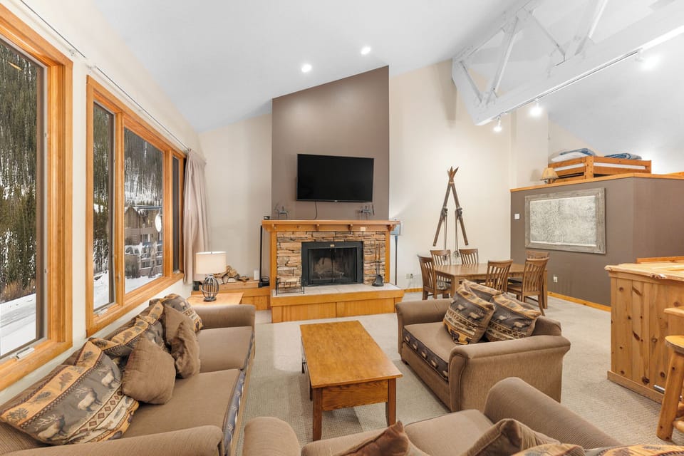 Condo (3 Bedrooms) | Property amenity