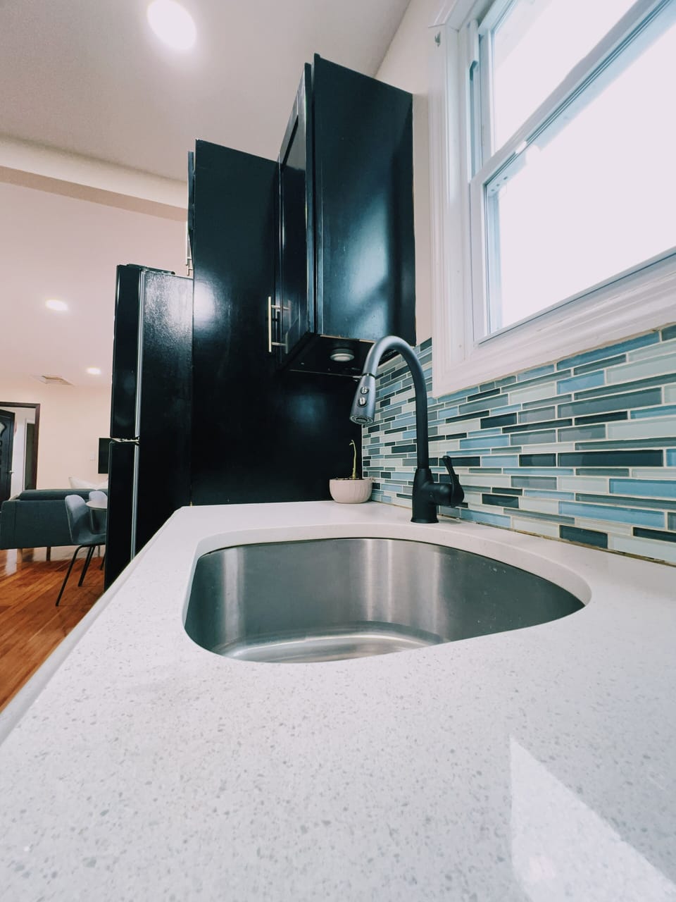Kitchen sink- dishwasher available
