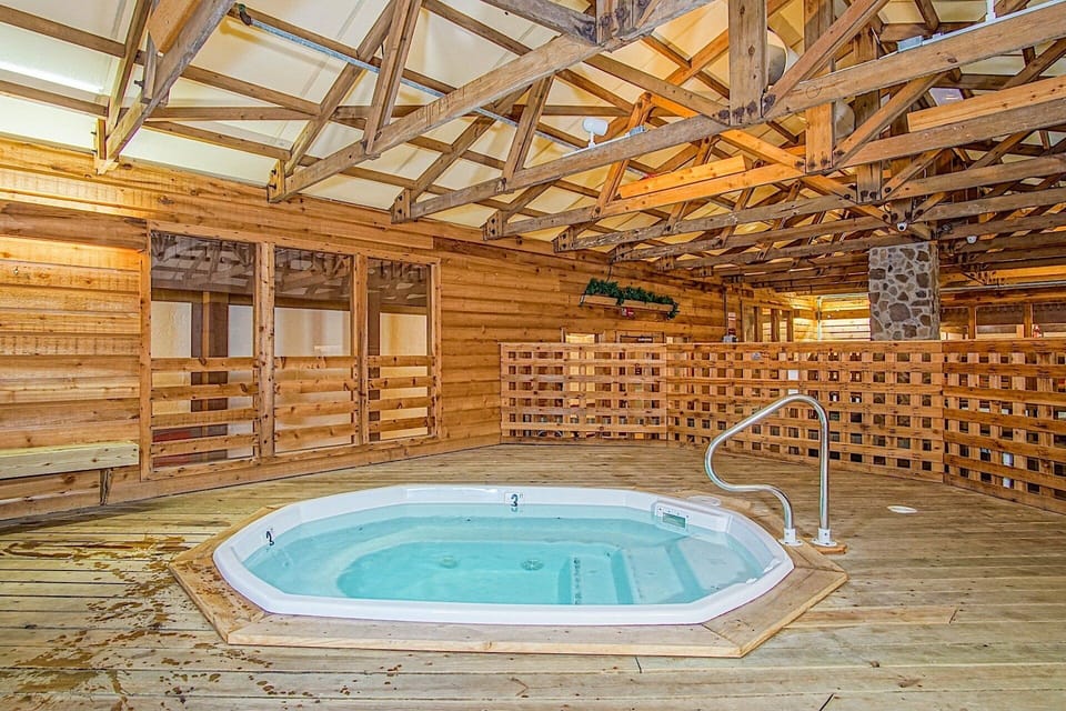 Condo, Multiple Beds, Balcony, Mountain View (2 Br: Snowcrest 214A) | Indoor spa tub