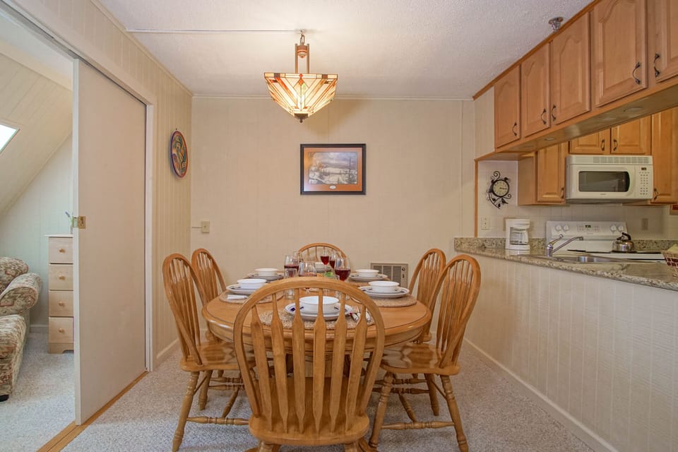 Condo, Multiple Beds, Fireplace, Mountain View (2 Br: Leatherbark 202 A) | 2 bedrooms, individually decorated, individually furnished, bed sheets