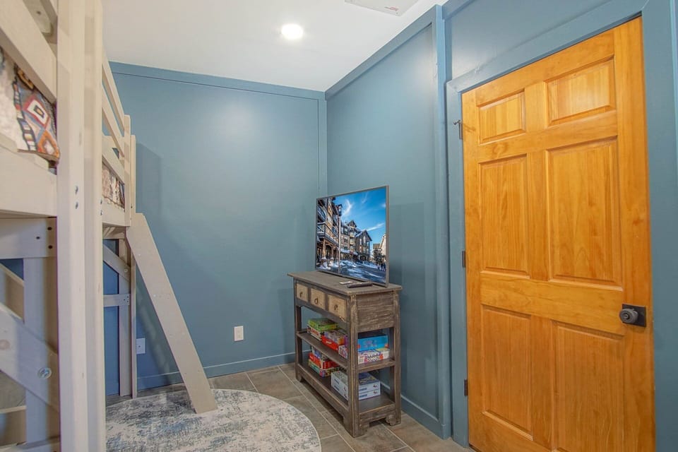 Loggers Run 6, Five Bedrooms Chalet in Snowshoe