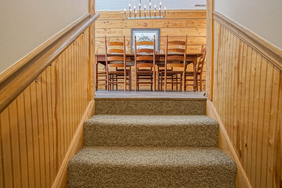 House, Multiple Beds, Hot Tub, Mountain View (5 Br: Loggers Run 6) | 5 bedrooms, individually decorated, individually furnished, bed sheets