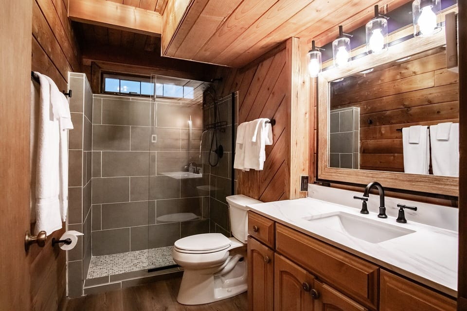 Luxury Fall Escape North Westridge 111, 6BR House in Snowshoe