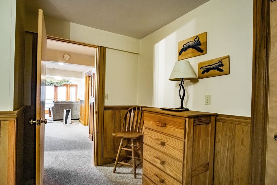 House, Multiple Beds, Hot Tub, Mountain View (6 Br: North Westridge Rd. 111) | Interior