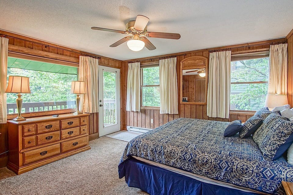 Condo, Multiple Beds, Pool Access, Mountain View (3 Br: TreeTop 27) | 3 bedrooms, individually decorated, individually furnished, bed sheets