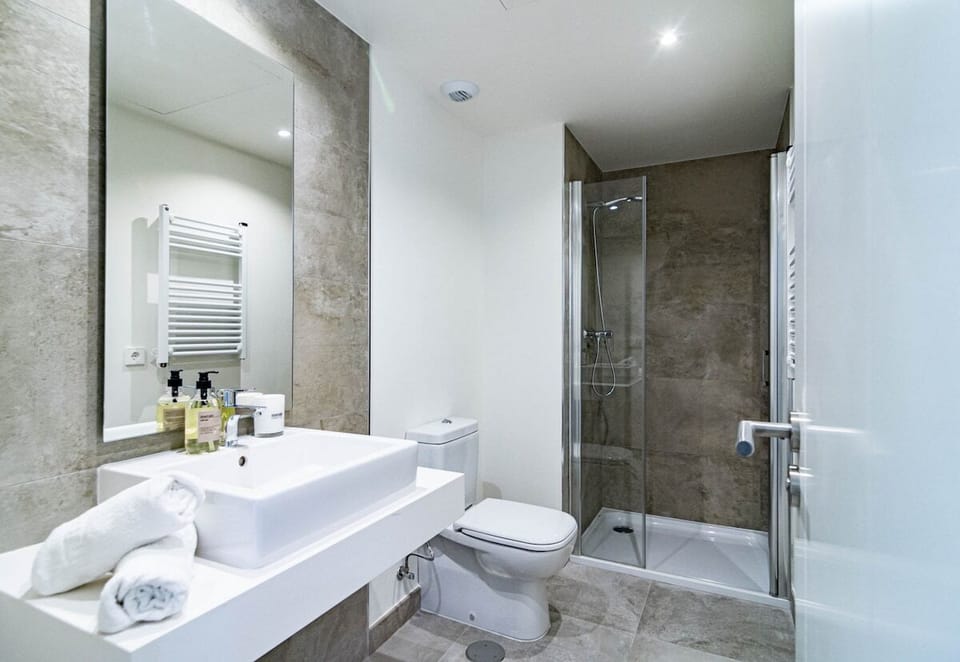 Inf32l- Modern City Apartment, Families Only Apartment in Estepona