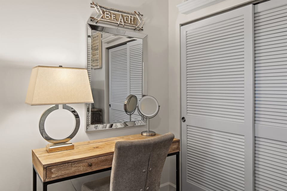Guest Bedroom work area